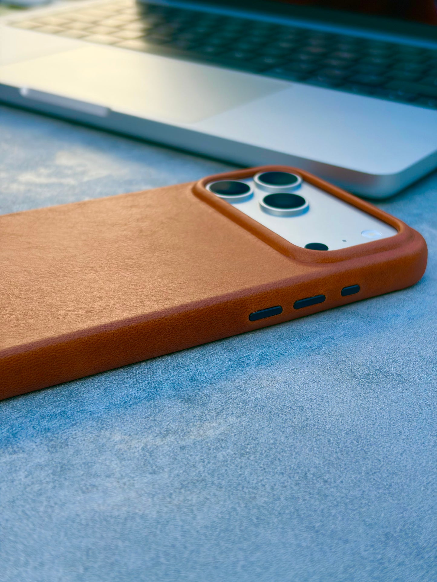 Cognac Leather Case for iPhone 17 Pro Max