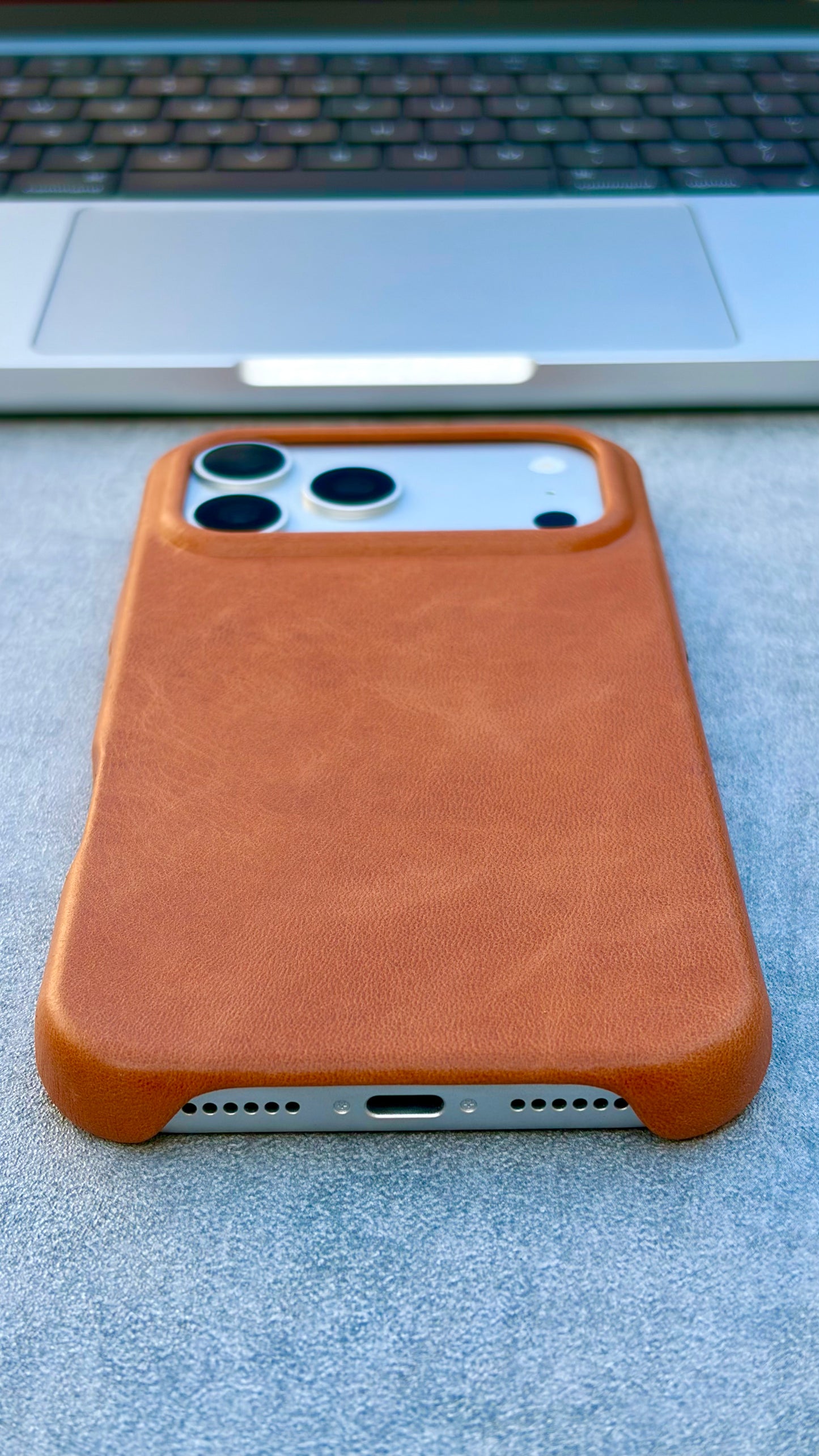 Cognac Leather Case for iPhone 17 Pro Max