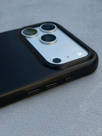 Onyx Black Leather Case for iPhone 17 Pro Max